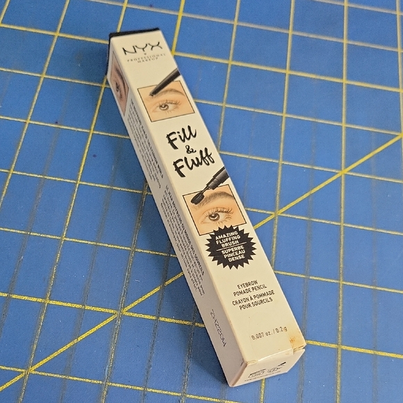 NYX Fill & Fluff Eyebrow Pomade Pencil 0.2g New Sealed Box - Picture 1 of 6